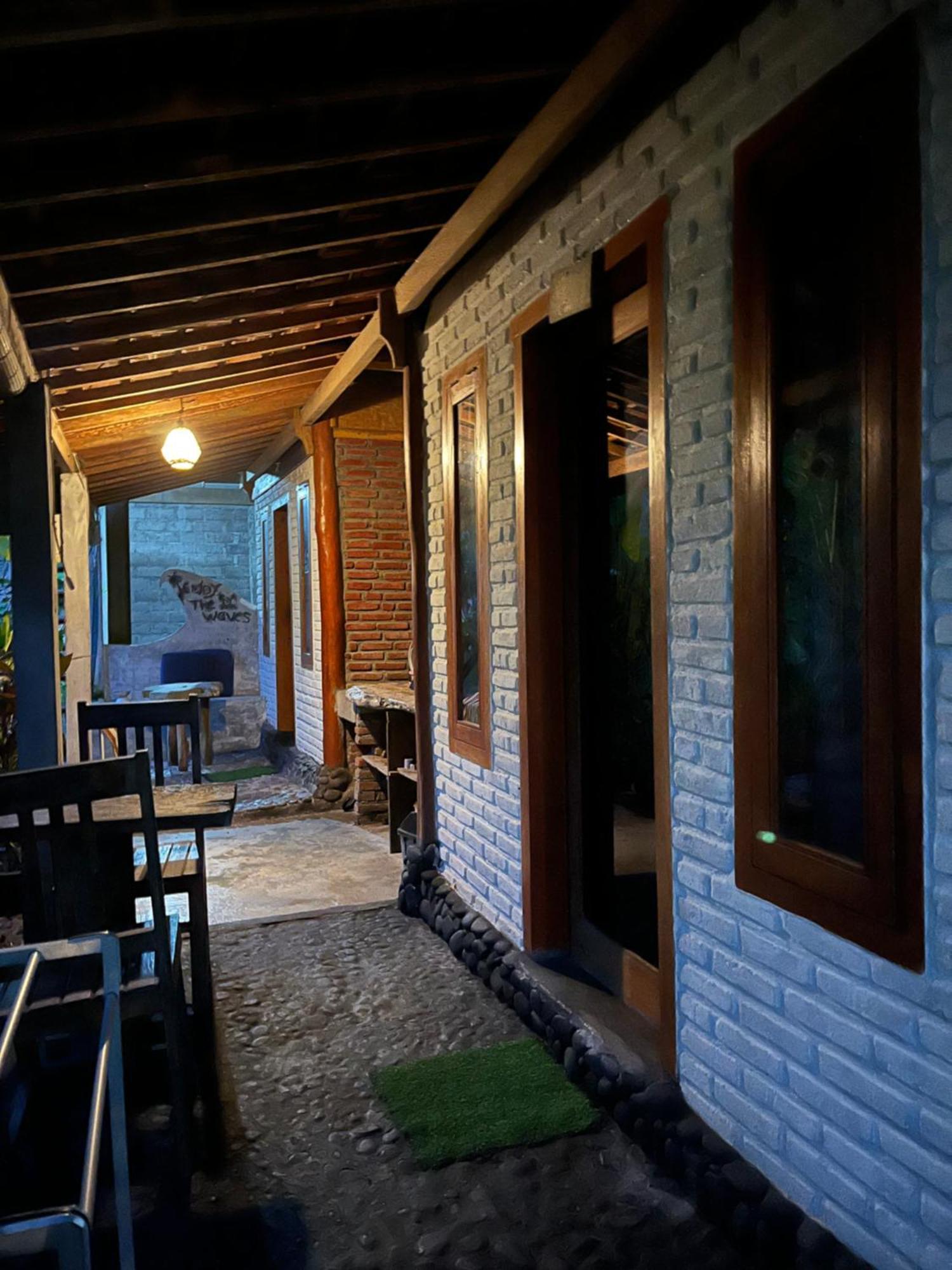 Jembrana Ayolah Surf House &Surf Camp 아파트 외부 사진